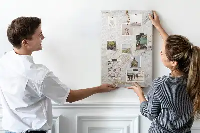 Dekoratívna korková tabuľa s motívom mramoru