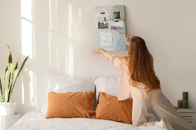 Dekoratívna nástenka s abstraktným motívom