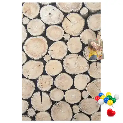 Drevená nástenka v tvare pňov
