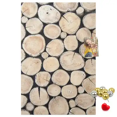 Drevená nástenka v tvare pňov