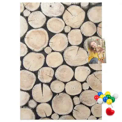Drevená nástenka v tvare pňov