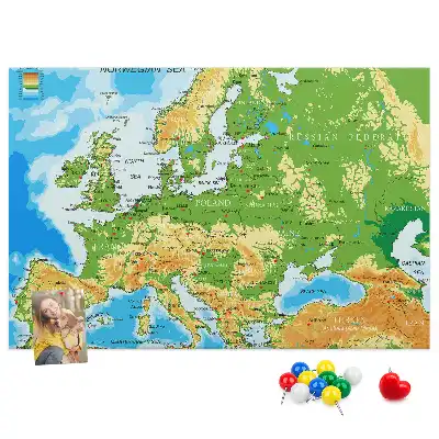 Korková nástenka s mapou sveta