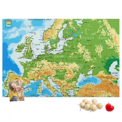 Korková nástenka s mapou sveta