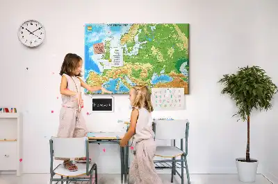 Korková nástenka s mapou sveta