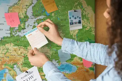 Korková nástenka s mapou sveta