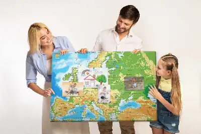 Korková nástenka s mapou sveta