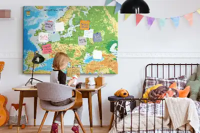 Korková nástenka s mapou sveta