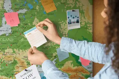 Korková nástenka s mapou sveta