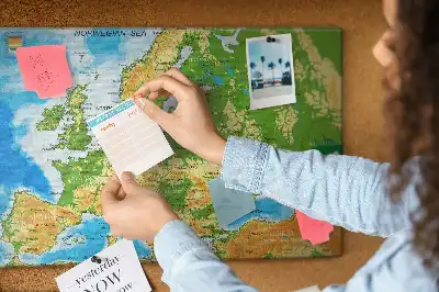 Korková nástenka s mapou sveta
