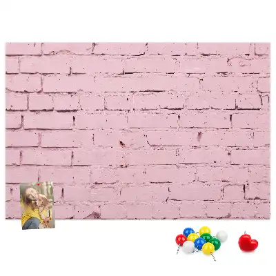 Nástenka do detskej izby s motívom tehlovej steny