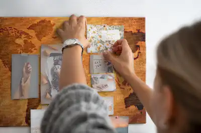 Veľká korková nástenka s mapou sveta