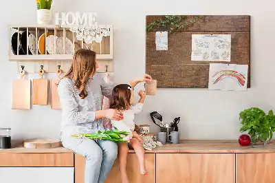 Korková nástenka s rámom v dekore rustikálne drevo