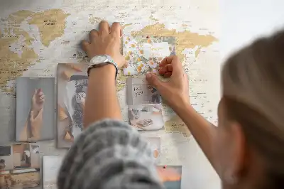 Korková nástenka s politickou mapou sveta