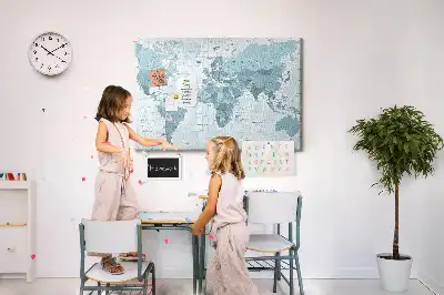 Korková nástenka s mapou sveta