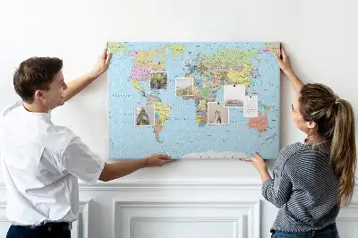 Korková nástenka s mapou sveta