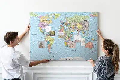 Korková nástenka s mapou sveta