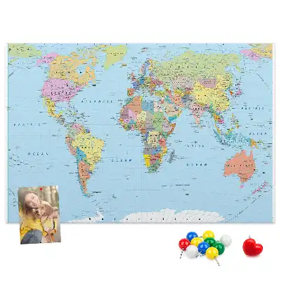Korková nástenka s mapou sveta