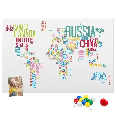 Nástenka do detskej izby s mapou sveta a názvami štátov