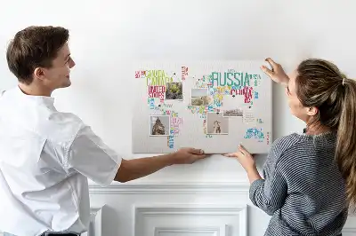 Nástenka do detskej izby s mapou sveta a názvami štátov