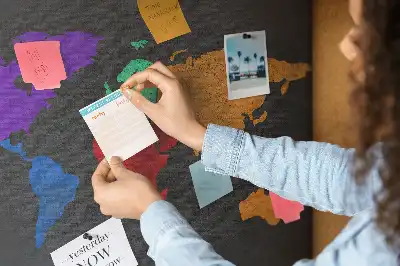 Korková nástenka v tvare kontinentov