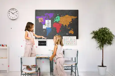 Korková nástenka v tvare kontinentov