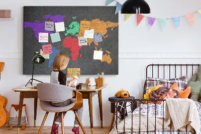 Korková nástenka v tvare kontinentov