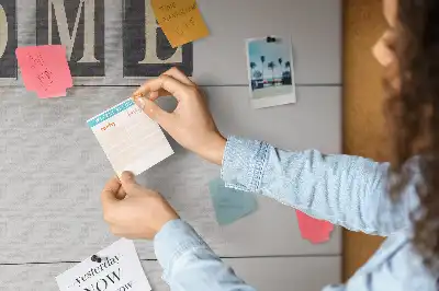 Korková nástenka s textovou dekoráciou Home