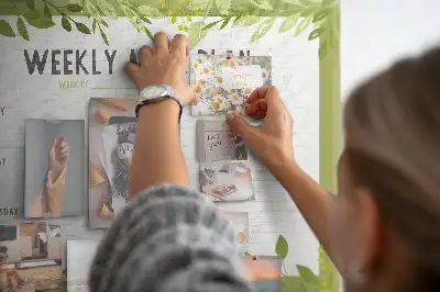 Korková nástenka na týždenný rozpis jedál
