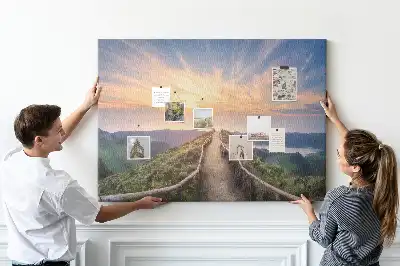 Korková nástenka s motívom výhľadu na hory a údolia