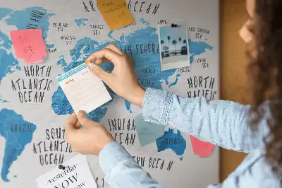 Nástenná korková tabuľa do detskej izby Modrá mapa Zeme