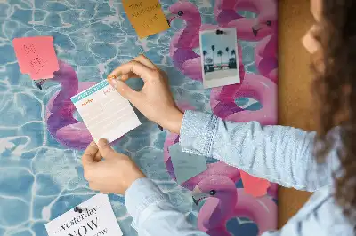 Korková nástenka s motívom púpavy a plameniakov