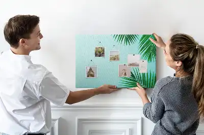 Korková nástenka s rámom z paliem