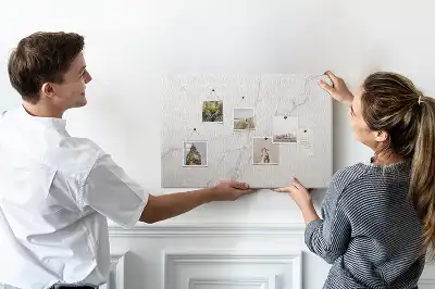 Korková nástenka s dekorom ušľachtilého mramoru