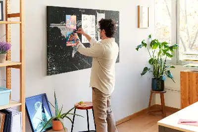 Korková nástenka s motívom mapy sveta s dolárovým vzorom
