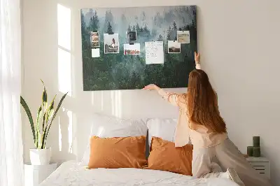 Nástenka do detskej izby Hmlistý les