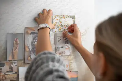 Korková nástenka s motívom abstraktného obilia
