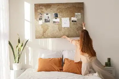 Korková nástenka so starou mapou kontinentov