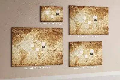 Korková nástenka so starou mapou kontinentov