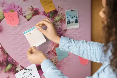 Korková nástenka Srdce z kvetov
