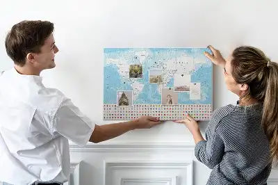 Nástenka do detskej izby s ilustráciou mapy kontinentov