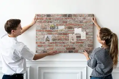 Korková nástenka s motívom tehlového múru
