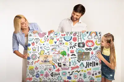 Korková nástenka s motívom načrtnutých kontúr postáv