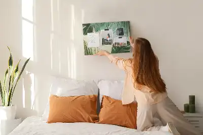 Korková nástenka s motívom listov monstery