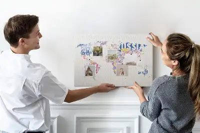 Nástenka do detskej izby s mapou sveta a štátnymi hranicami