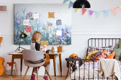 Korková nástenka s motívom motýľa na lúke
