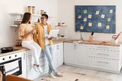 Nástenka do detskej izby s mramorovým dizajnom