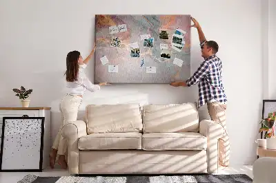 Nástenka do detskej izby s elegantnou mramorovou štruktúrou