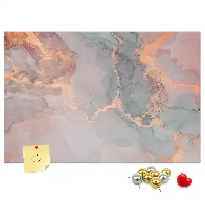 Nástenka do detskej izby s elegantnou mramorovou štruktúrou
