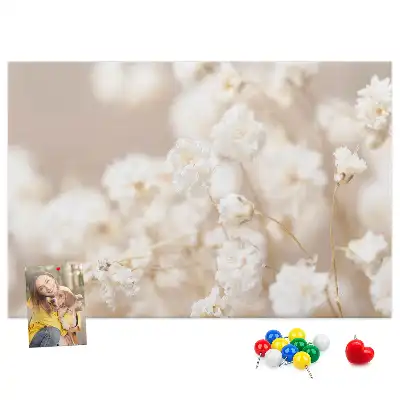 Korková nástenka Malé biele kvety