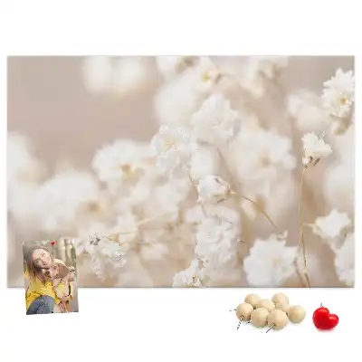 Korková nástenka Malé biele kvety